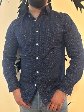 Old Navy Navy Microdot Button-Up Shirt